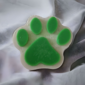 green paw